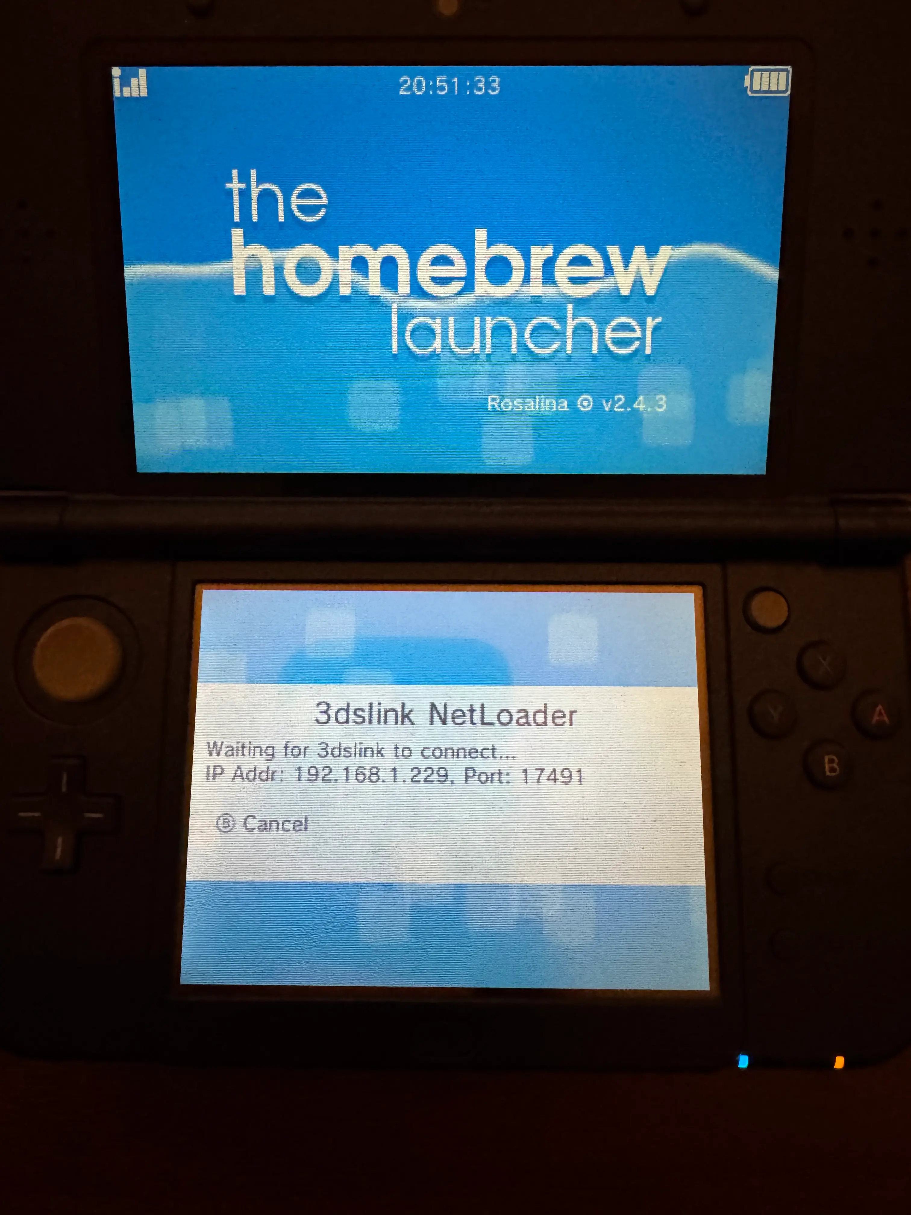 Picture of a 3DS showing the homebrew launcher screen with the 3dslink netLoader